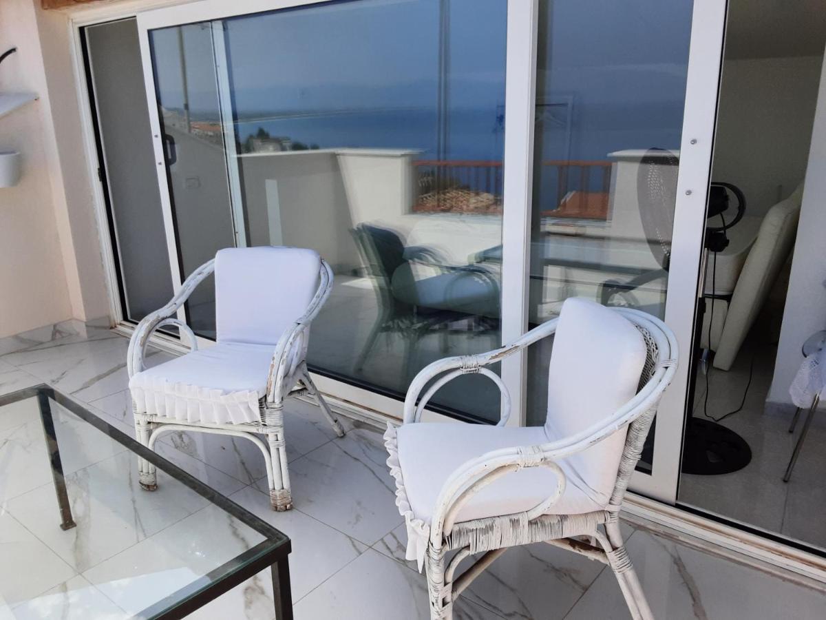 "Lo Studiolo" Apartment Pizzo  Exterior photo
