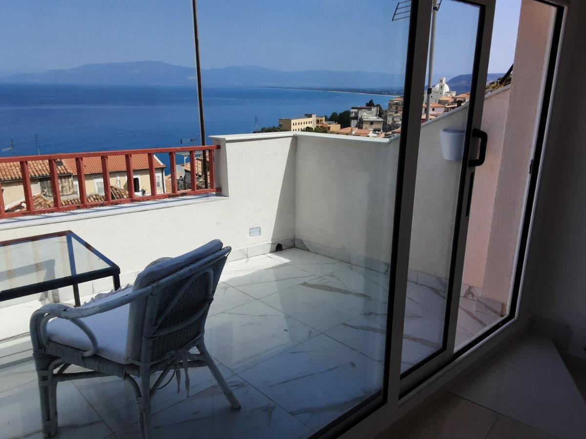 "Lo Studiolo" Apartment Pizzo  Exterior photo