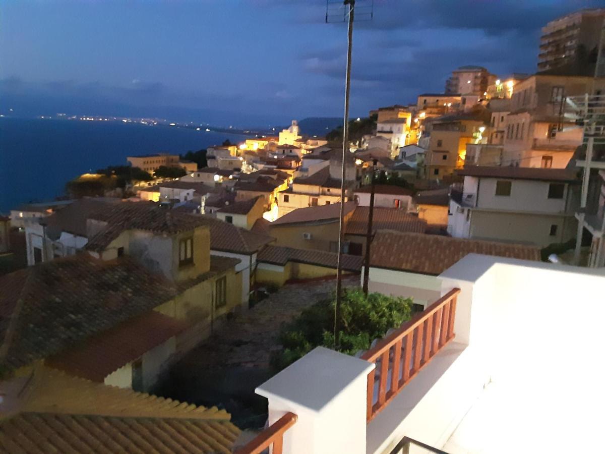 "Lo Studiolo" Apartment Pizzo  Exterior photo