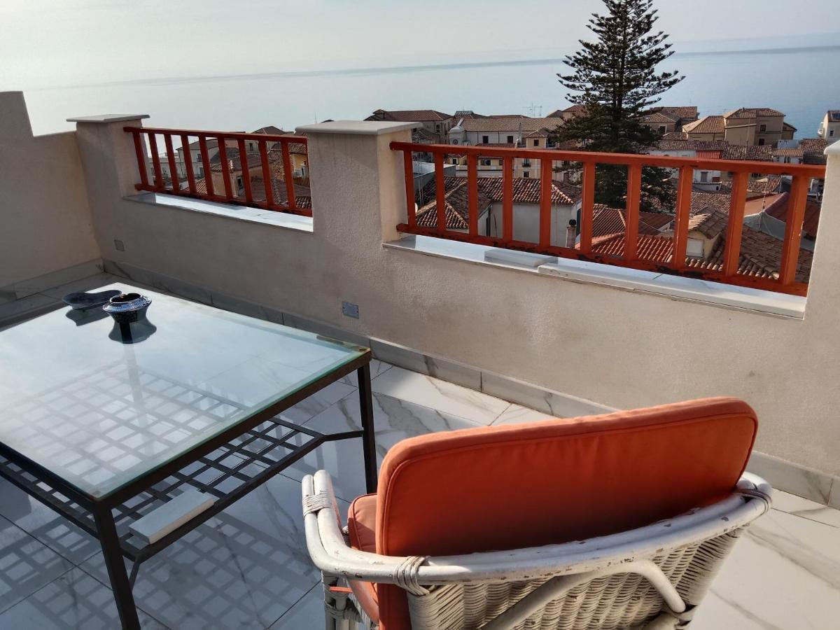 "Lo Studiolo" Apartment Pizzo  Exterior photo