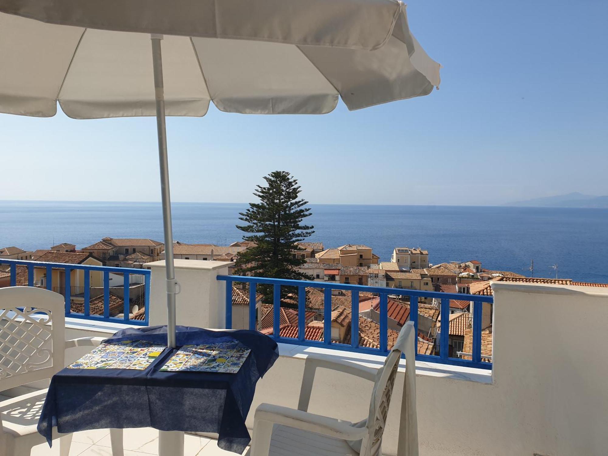 "Lo Studiolo" Apartment Pizzo  Exterior photo